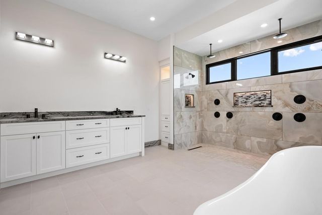 527 VENICE LANE, Sarasota, FL 34242