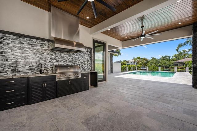 527 VENICE LANE, Sarasota, FL 34242