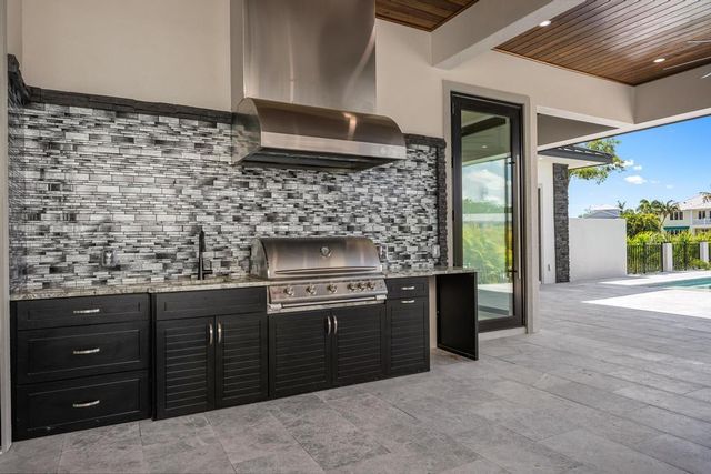 527 VENICE LANE, Sarasota, FL 34242