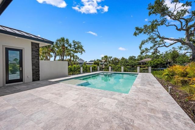 527 VENICE LANE, Sarasota, FL 34242