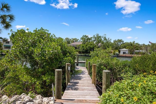527 VENICE LANE, Sarasota, FL 34242