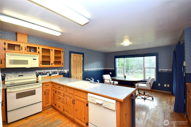 323 Critter Country Trail, Sequim, WA 98382