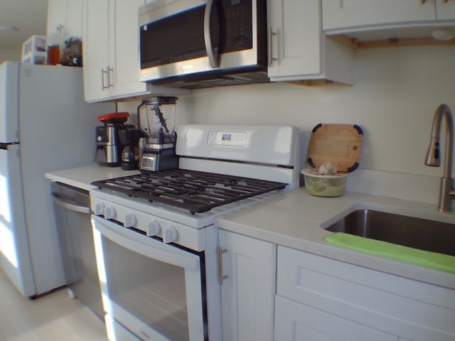 6 Coffin Avenue Ct, New Bedford, MA 02746