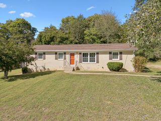 1505 Sandy St, Lewisburg, TN 37091