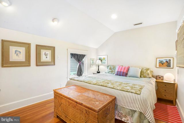 7047 EASTERN AVE, Takoma Park, MD 20912