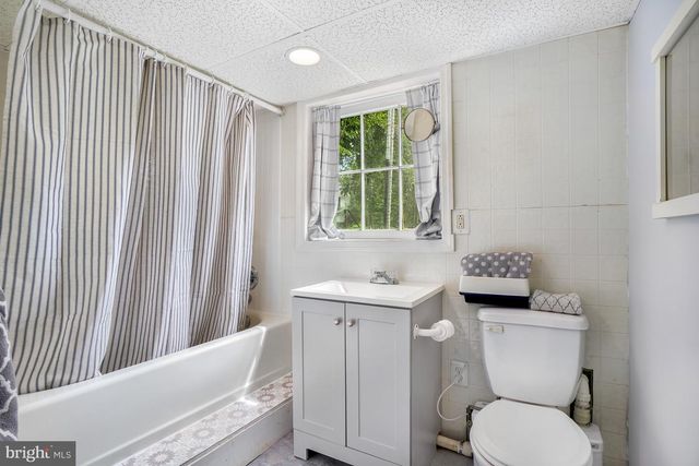 7047 EASTERN AVE, Takoma Park, MD 20912
