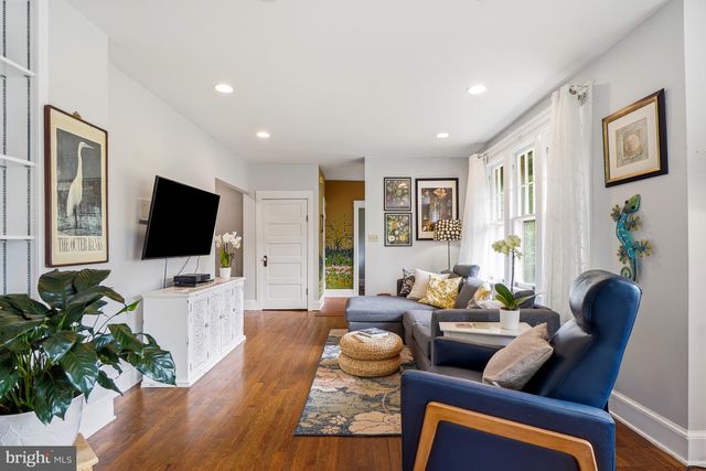 7047 EASTERN AVE, Takoma Park, MD 20912