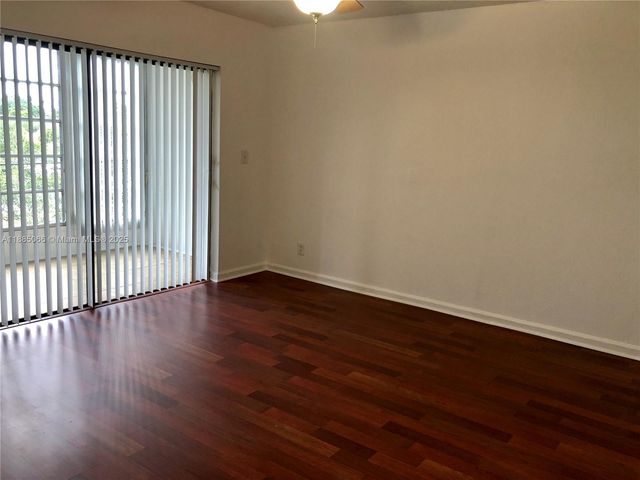 8121 SW 24th Court 304, Davie, FL 33324