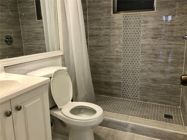 8121 SW 24th Court 304, Davie, FL 33324