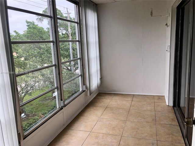 8121 SW 24th Court 304, Davie, FL 33324