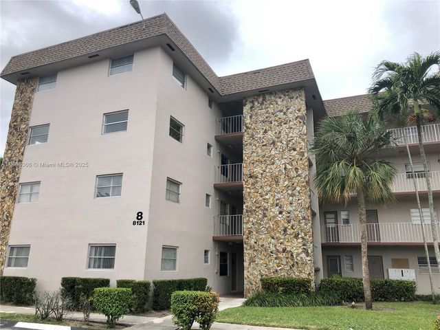 8121 SW 24th Court 304, Davie, FL 33324