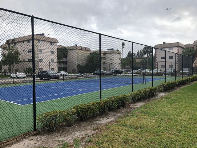 8121 SW 24th Court 304, Davie, FL 33324