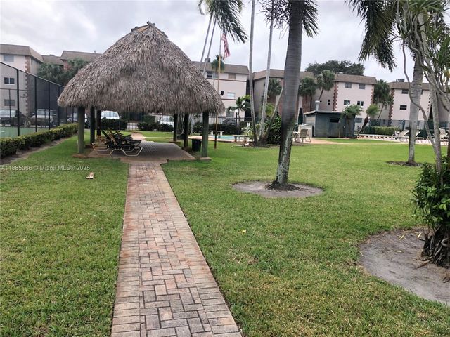 8121 SW 24th Court 304, Davie, FL 33324
