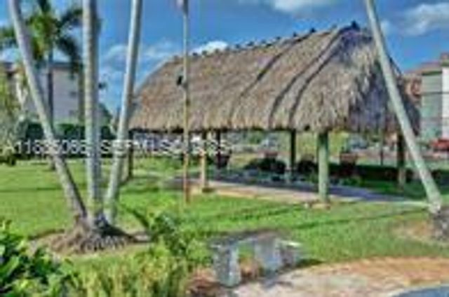 8121 SW 24th Court 304, Davie, FL 33324