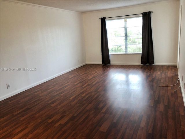 8121 SW 24th Court 304, Davie, FL 33324