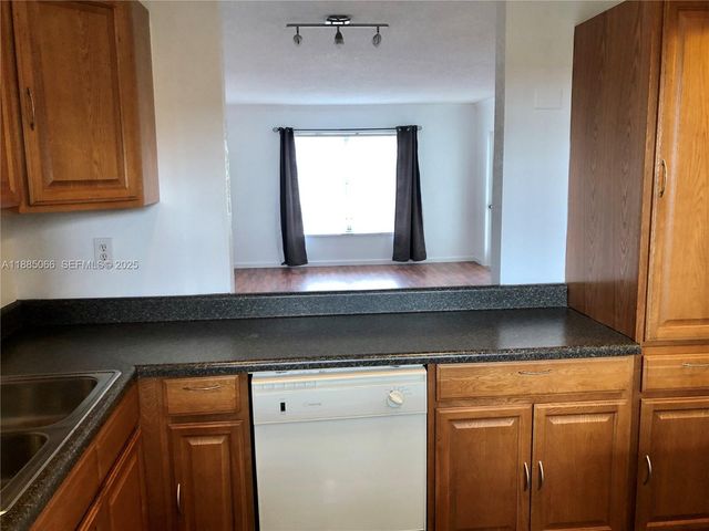 8121 SW 24th Court 304, Davie, FL 33324