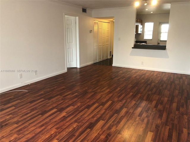 8121 SW 24th Court 304, Davie, FL 33324