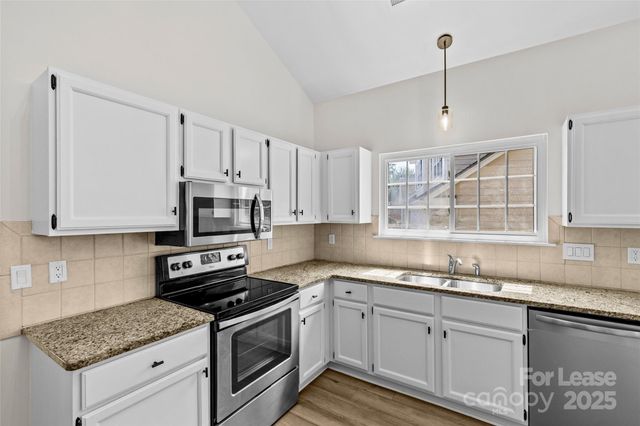 127 Lakewood Circle Drive, Mooresville, NC 28117
