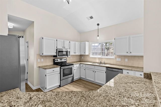 127 Lakewood Circle Drive, Mooresville, NC 28117