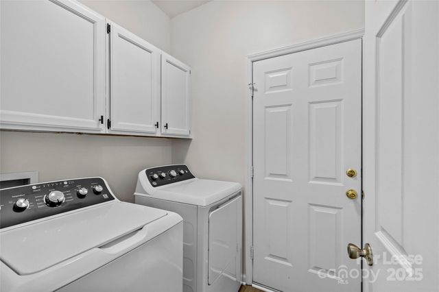 127 Lakewood Circle Drive, Mooresville, NC 28117