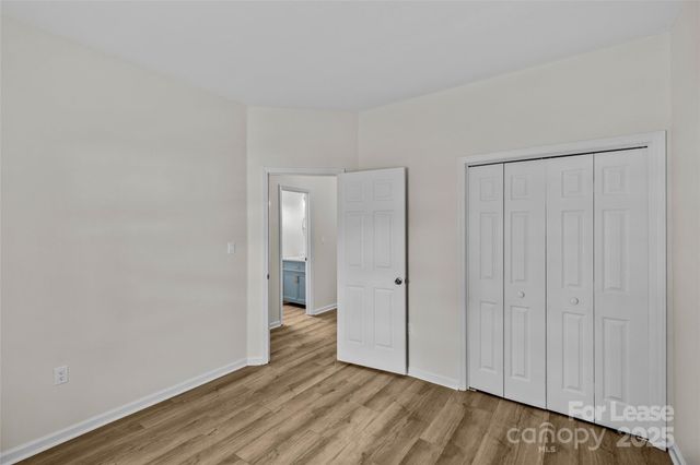 127 Lakewood Circle Drive, Mooresville, NC 28117