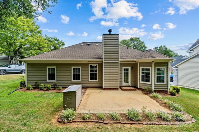 127 Lakewood Circle Drive, Mooresville, NC 28117