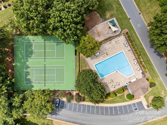 127 Lakewood Circle Drive, Mooresville, NC 28117