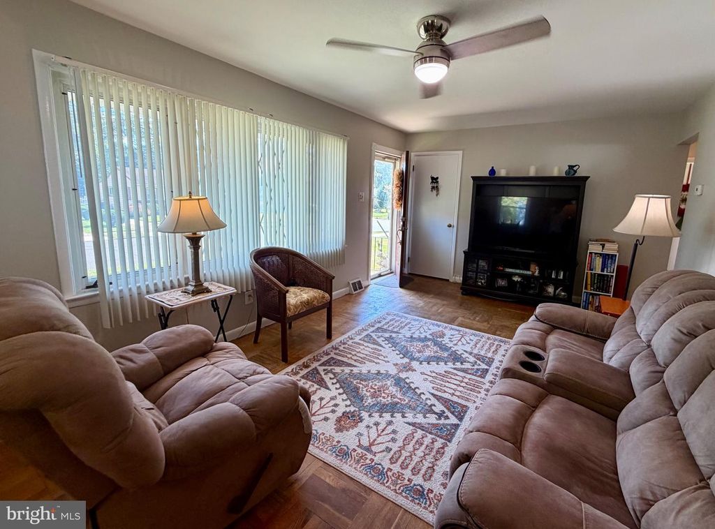 804 BURBANK DR, SOMERDALE, NJ 08083 — photo 3
