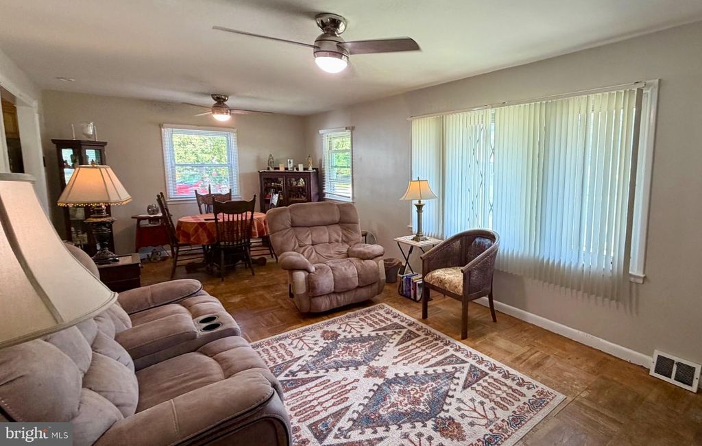 804 BURBANK DR, SOMERDALE, NJ 08083 — photo 5
