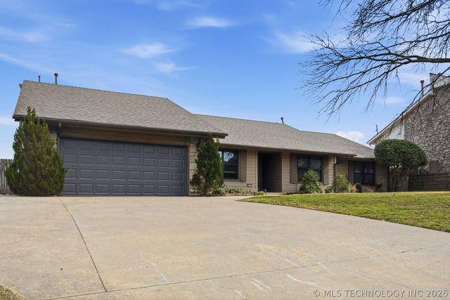 6317 S Sandusky Avenue, Tulsa, OK 74136