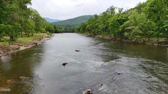 2259 Hartford Road, Cosby, TN 37722