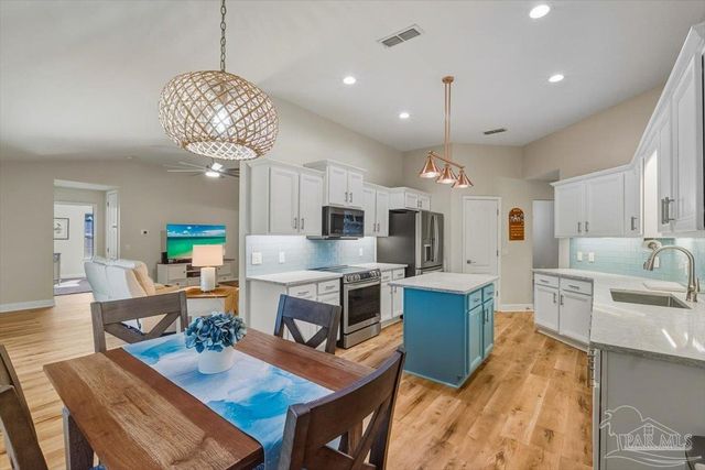 2571 Stormy Cir, Navarre, FL 32566