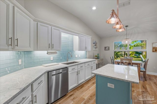 2571 Stormy Cir, Navarre, FL 32566