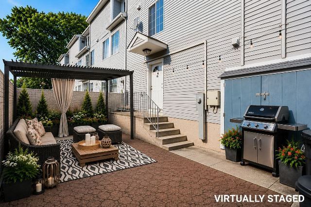 16 Roosevelt Court, New York City, NY 10314