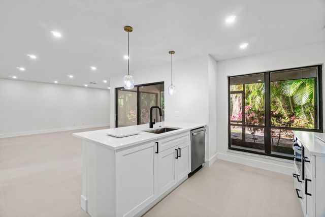 5944 Forest Grove Drive 3, Boynton Beach, FL 33437