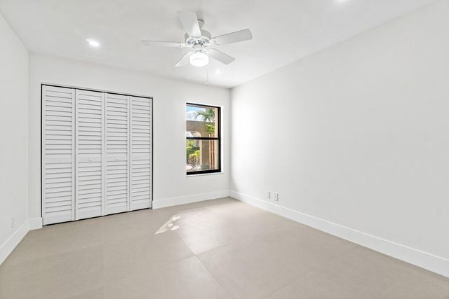 5944 Forest Grove Drive 3, Boynton Beach, FL 33437