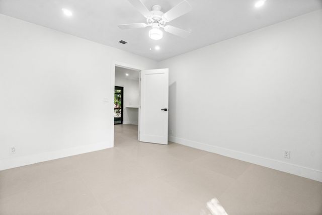5944 Forest Grove Drive 3, Boynton Beach, FL 33437