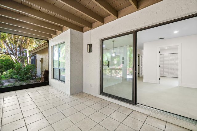 5944 Forest Grove Drive 3, Boynton Beach, FL 33437