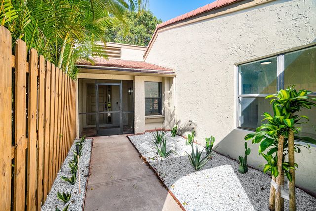 5944 Forest Grove Drive 3, Boynton Beach, FL 33437
