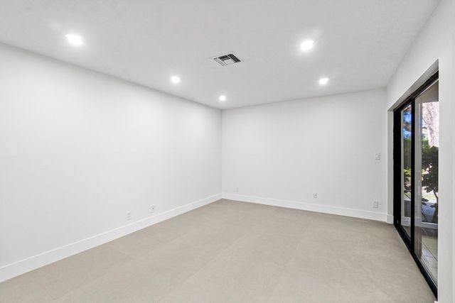 5944 Forest Grove Drive 3, Boynton Beach, FL 33437