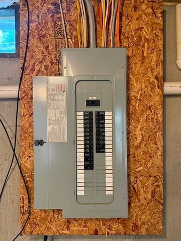 24 Beach St, Milford, MA 01757