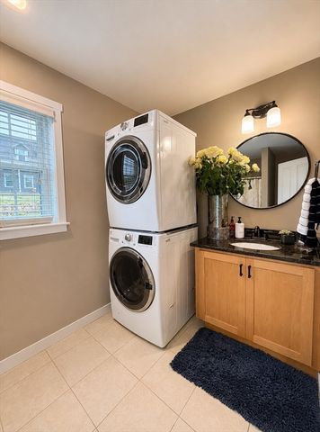24 Beach St, Milford, MA 01757