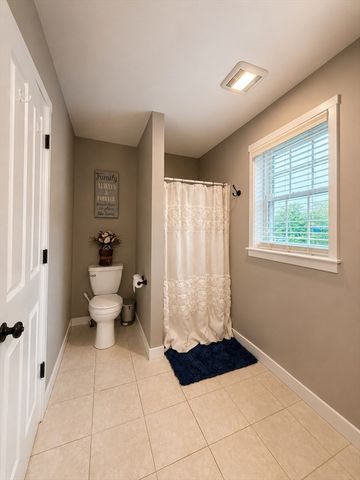 24 Beach St, Milford, MA 01757