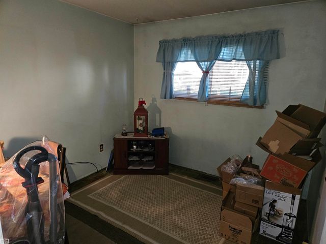 27392 Groveland Street, Madison Heights, MI 48071