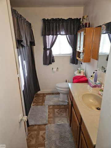 27392 Groveland Street, Madison Heights, MI 48071