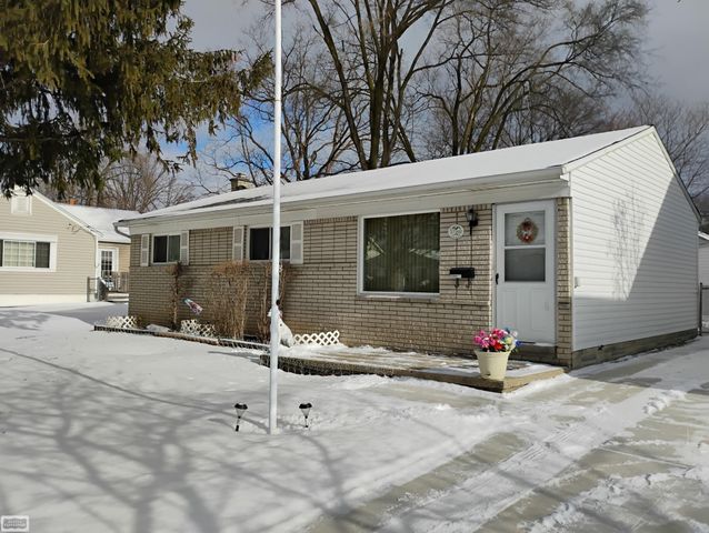 27392 Groveland Street, Madison Heights, MI 48071