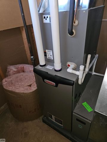 27392 Groveland Street, Madison Heights, MI 48071