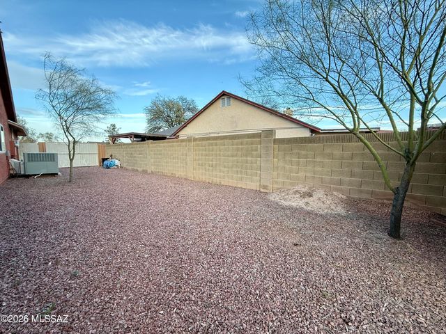 3185 W Calle De La Bajada, Tucson, AZ 85746