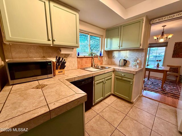 3185 W Calle De La Bajada, Tucson, AZ 85746