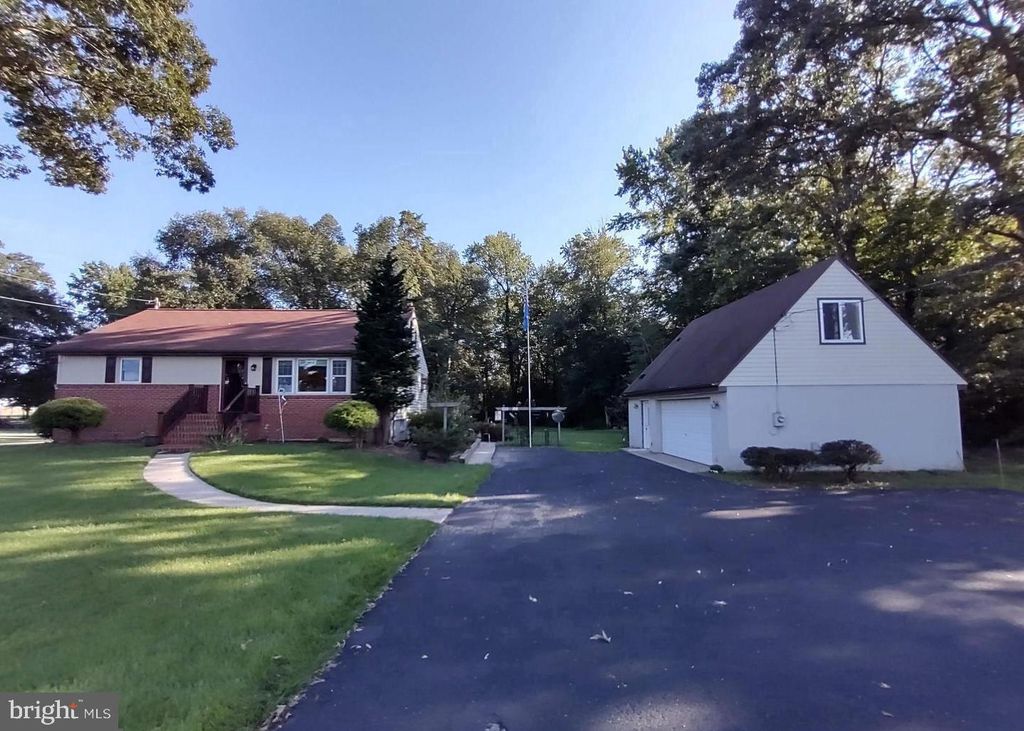 7221 LEONARDTOWN RD, Hughesville, MD 20637